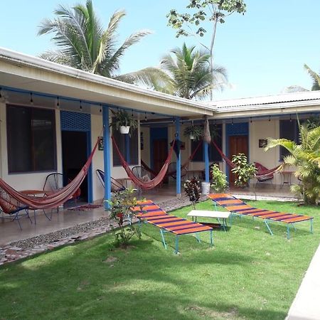 Poshtel Kanwolaba Hotel Puerto Viejo de Talamanca Exterior photo